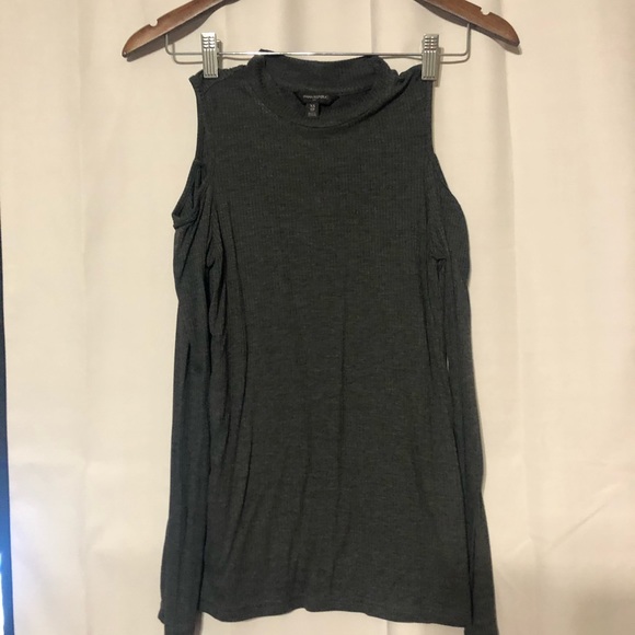 Banana Republic cold shoulder long sleeve - Picture 1 of 3